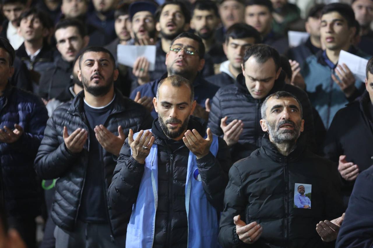 Məşədi Dadaş məscidində Hacı Şahinsiz birinci Qədr gecəsi - FOTOLAR