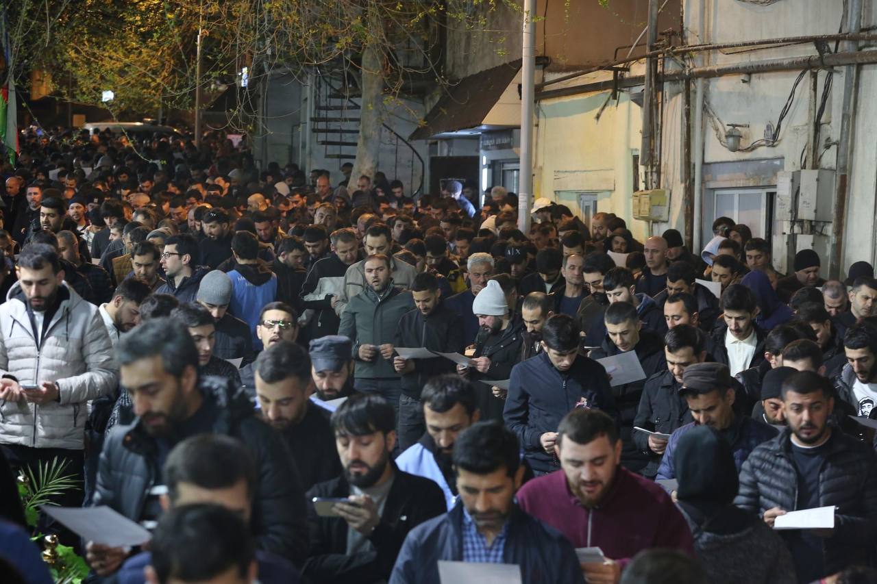 Məşədi Dadaş məscidində Hacı Şahinsiz birinci Qədr gecəsi - FOTOLAR