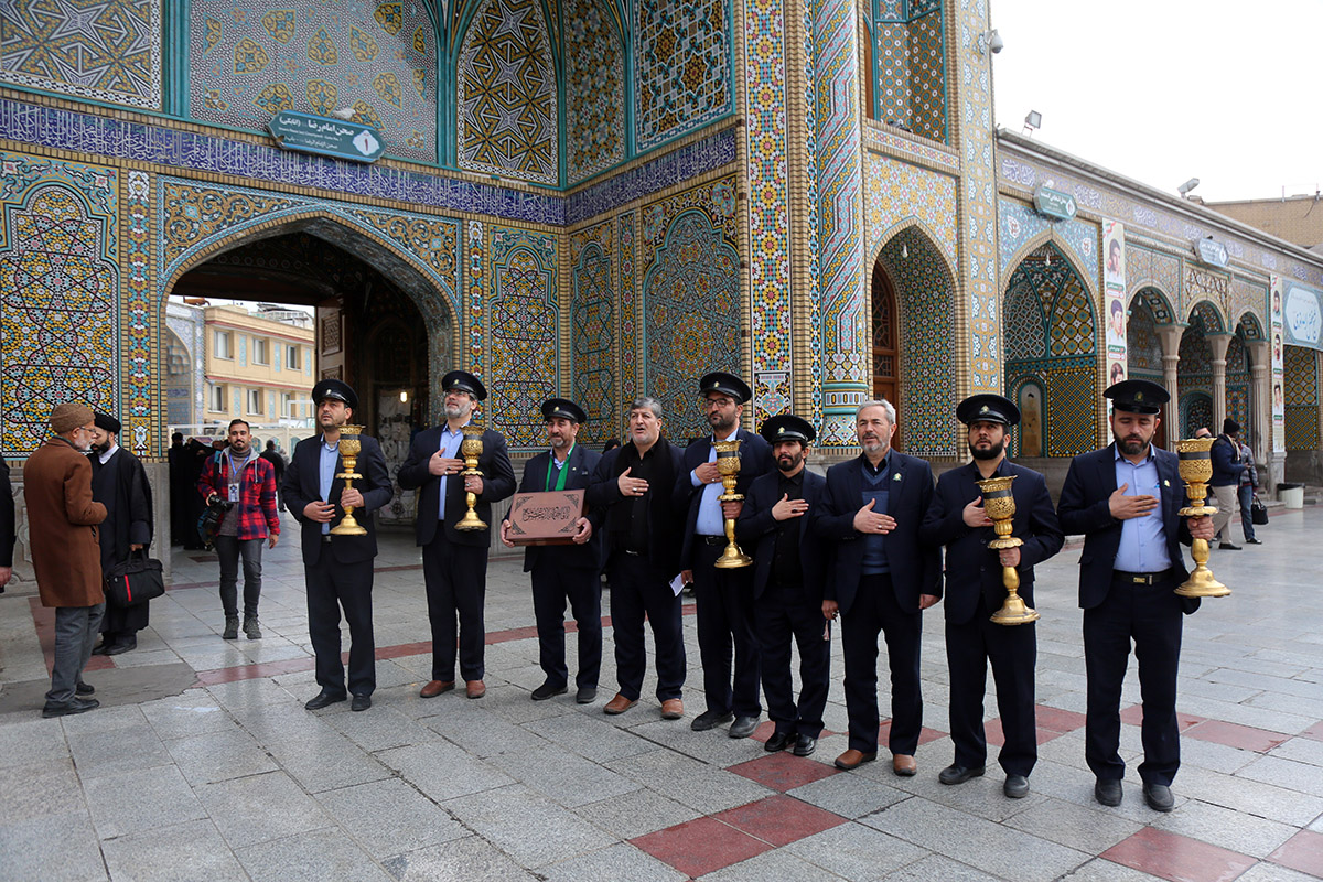 Xanım Məsumənin (s.ə) hərəmi qaraya büründü - FOTO