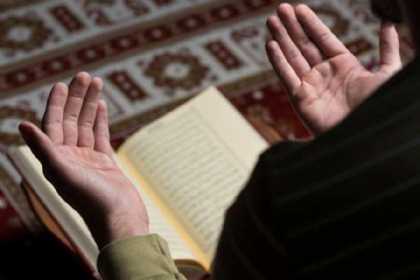Cümə namazında İmam Rzanın (ə) oxuduğu dua