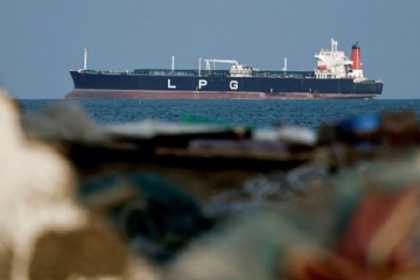 Hörmüz boğazında yeni qayda: İran keçidə nəzarəti gücləndirib