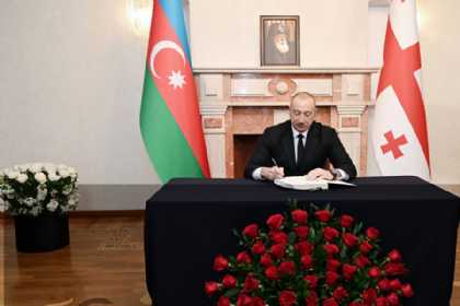 İlham Əliyev Gürcüstanın səfirliyində olub