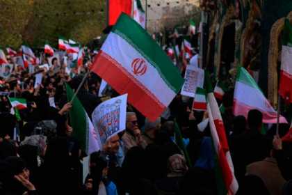 İrandakı iğtişaşlarda qətlə yetirilənlər dəfn edildi