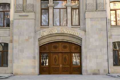 Nazirlik internetdən alınan dərmanlarla bağlı əhaliyə çağırış edib