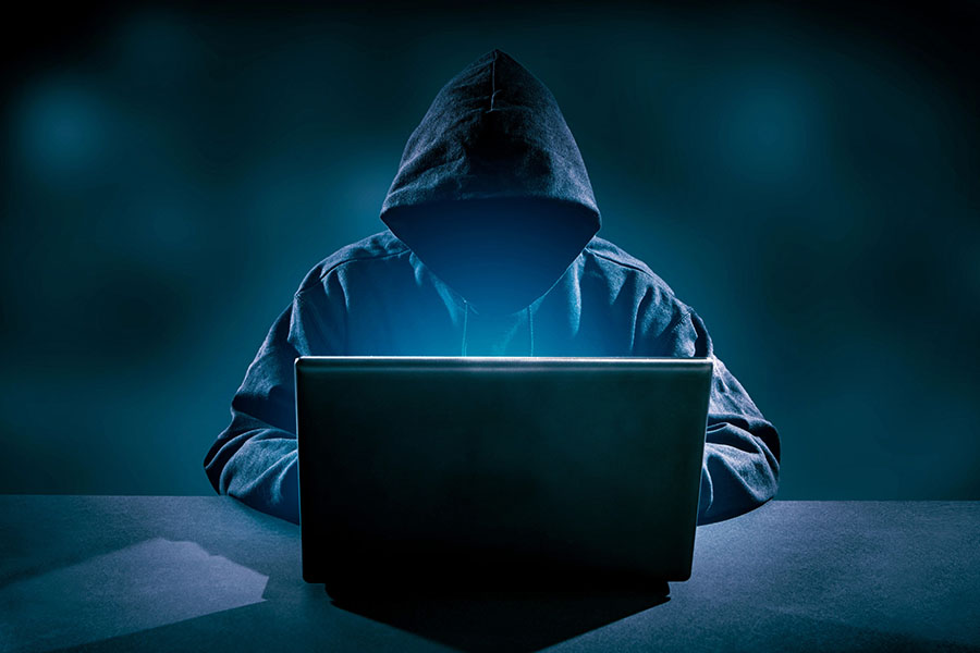 ABŞ rusiyalı haker üçün 10 milyon dollar vəd edib