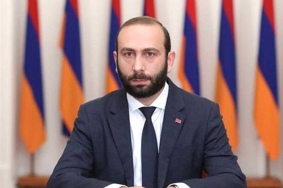 Azərbaycan benzini üçün ermənilər növbəyə durur - Mirzoyan