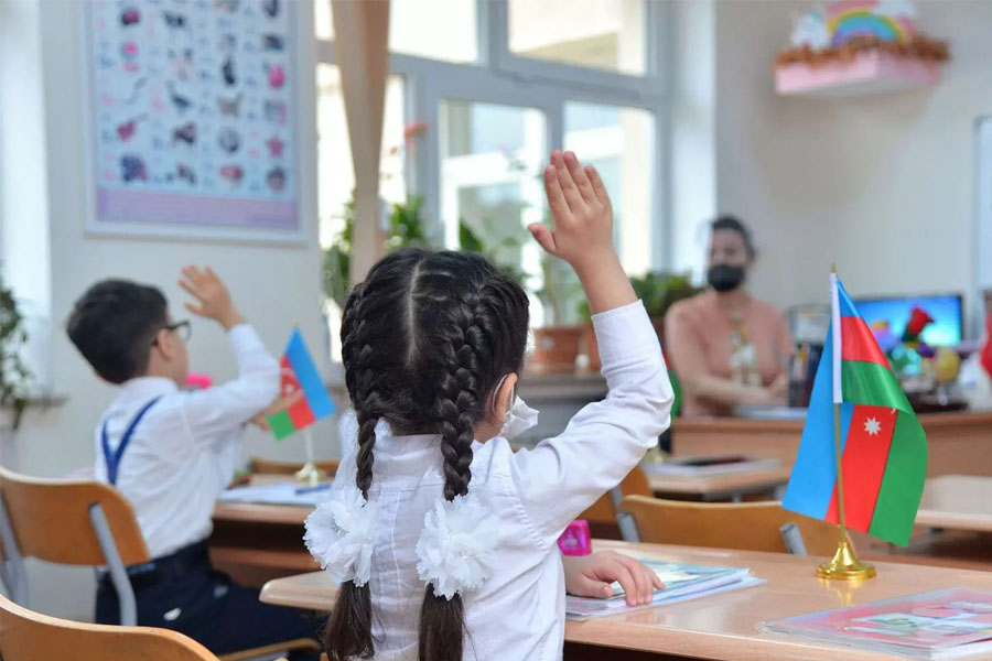 Azərbaycanda şagirdlərin sayı açıqlanıb