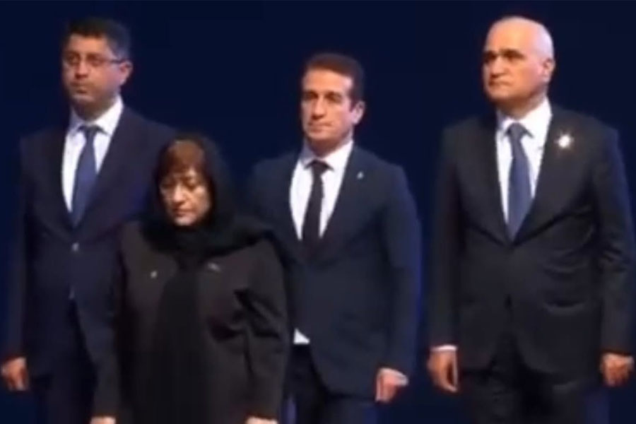 Azərbaycan rəsmiləri Ayətullah Xameneinin vida mərasimində