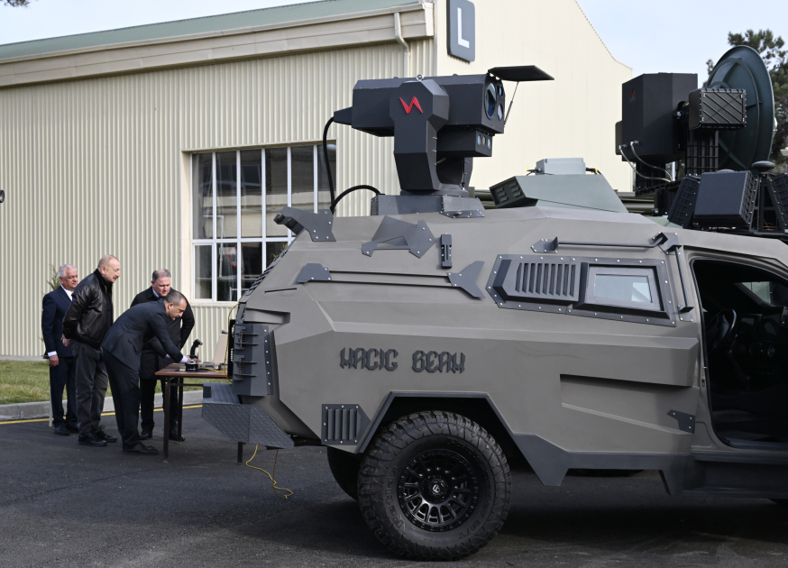 İlham Əliyev silah zavodunun açılışında - FOTO