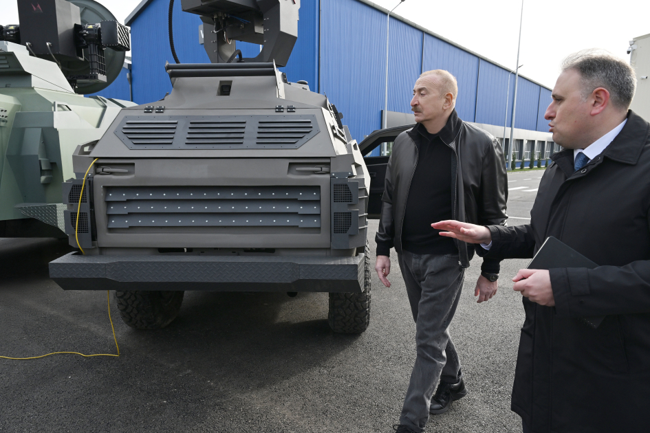 İlham Əliyev silah zavodunun açılışında - FOTO