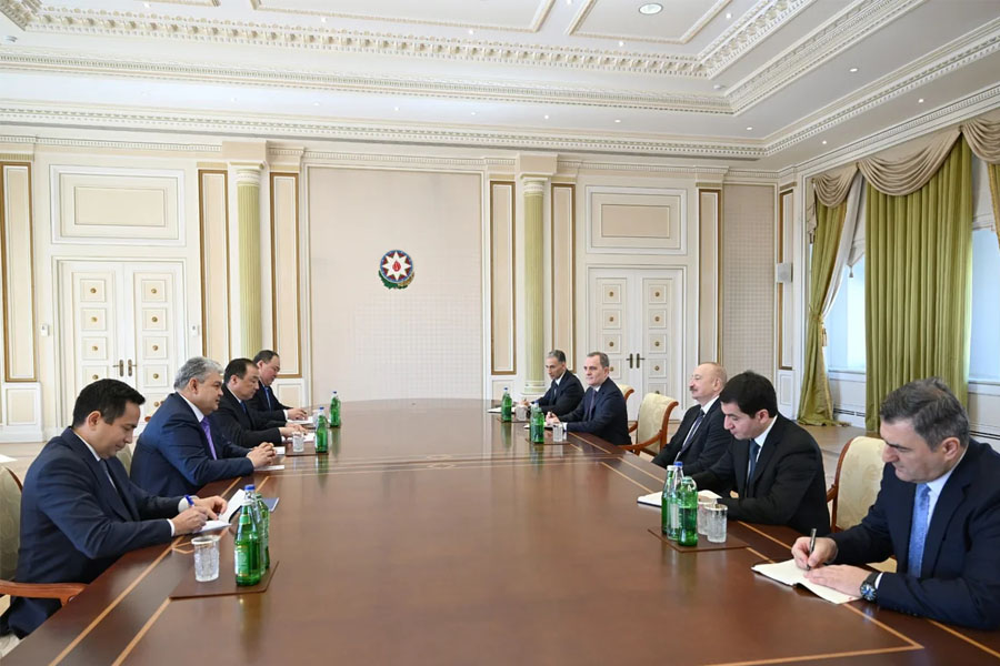 İlham Əliyev Qazaxıstanın xarici işlər və nəqliyyat nazirlərini qəbul edib