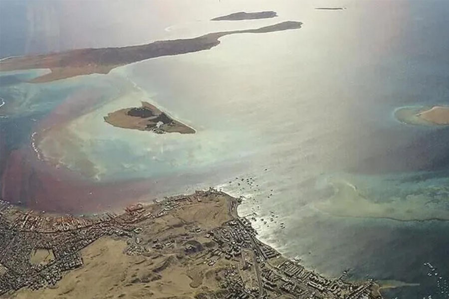 İran: Hörmüz boğazı növbəti xəbərdarlığa qədər bağlıdır
