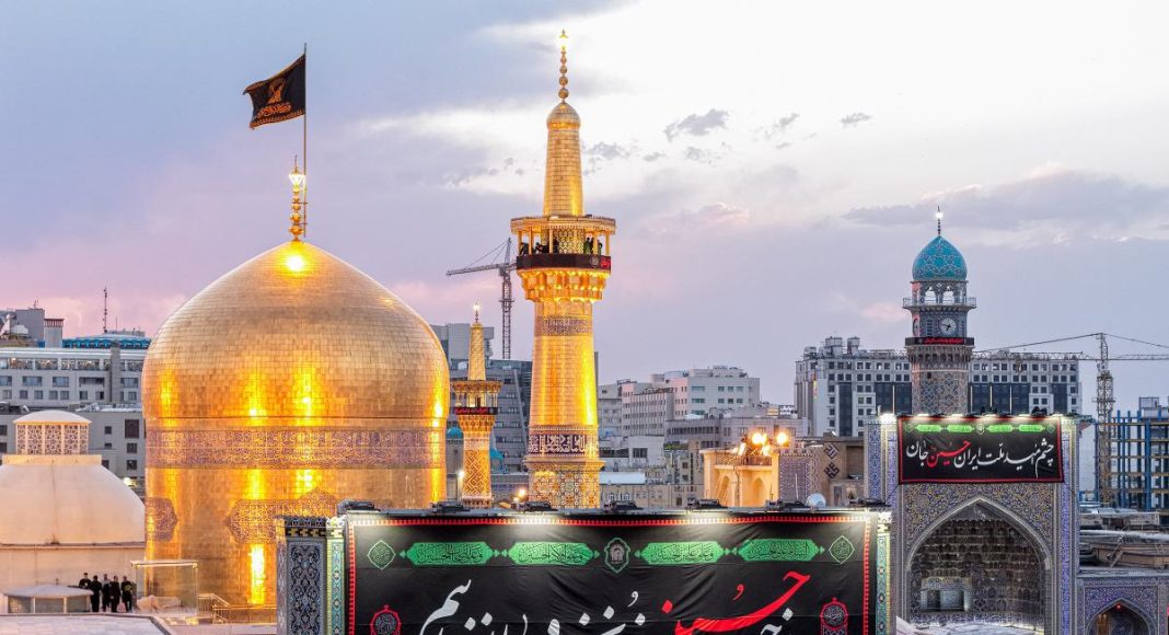 İmam Rza (ə) Ziyarətgahında qara bayraq qaldırılıb – FOTO
