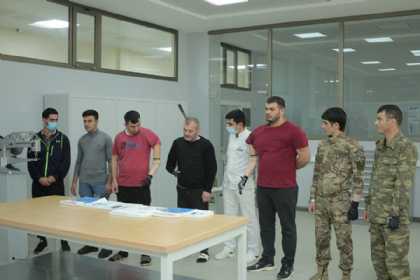 Bir qrup qazi 4-cü nəsil elektron protezlə təmin edilib