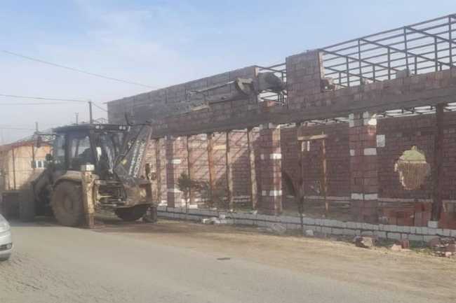 Füzulidə qanunsuz tikili sökülüb