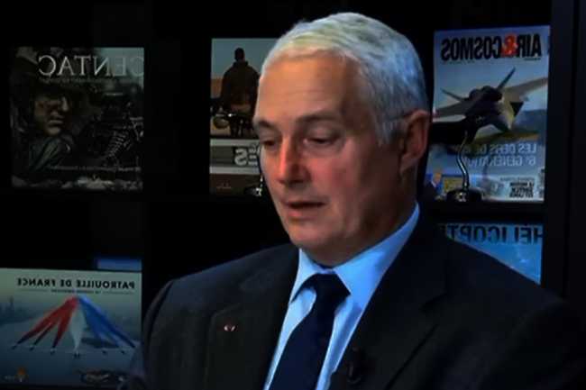 General: Trampın koalisiyasına qoşulmaq Titanikə bilet almaqdır 