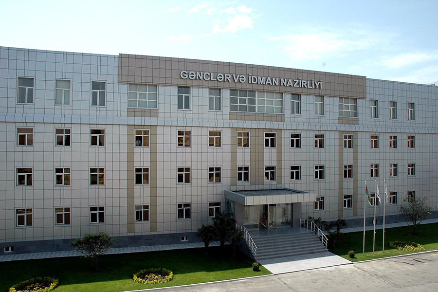 Nazir müavinləri işdən çıxarıldı