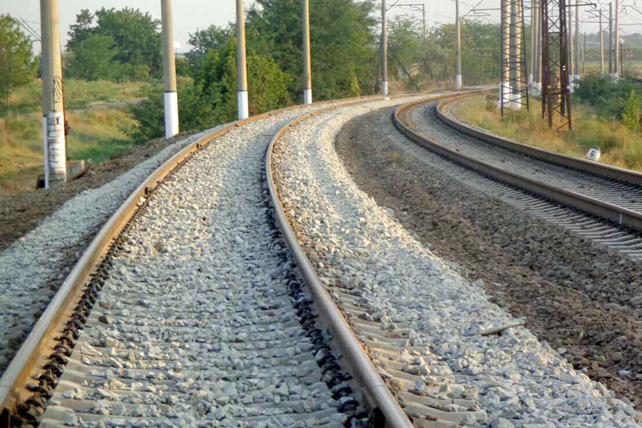 Zəngəzur dəhlizindən keçəcək dəmir yolunun bir hissəsi istifadəyə verildi